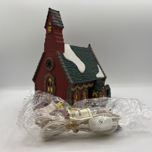 Department 56 1995 Vintage HVC Dickens Village Series Dudden Cross Church 5834-3 - Picture 8 of 12